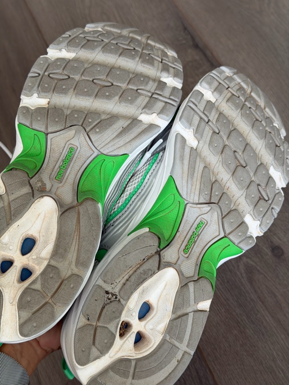 New Balance 530 White, Silver & Green Kids' Athletic Sneakers - Picture 6 of 7